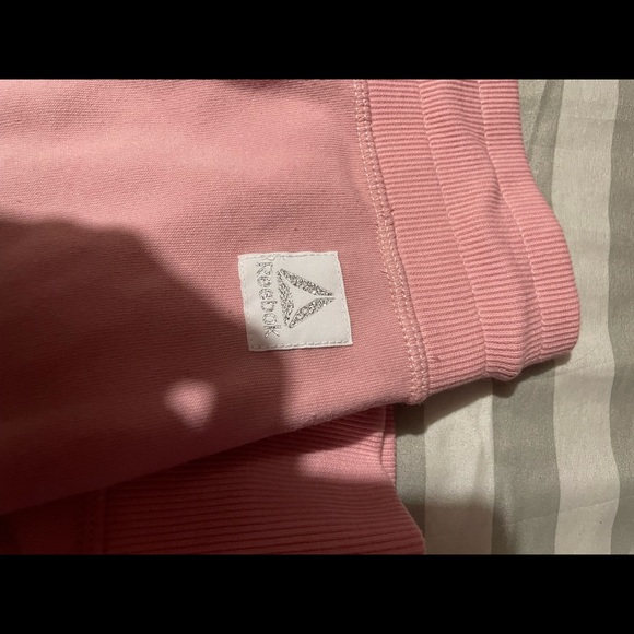 Brand new with tags Reebok sweatpants cuffed - Picture 5 of 7